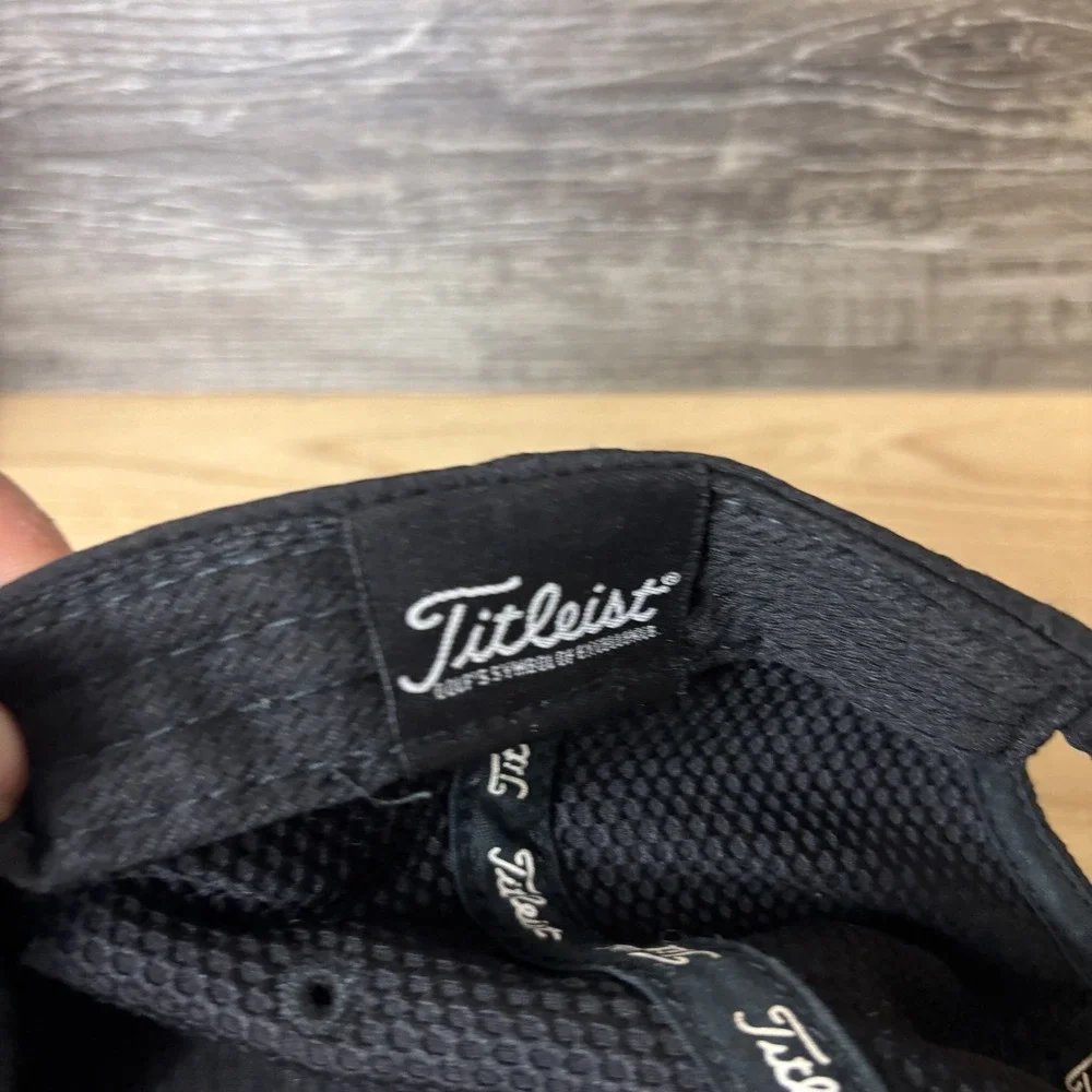 River Course Hat Cap Strap Back Black Embroidered Golf Titleist Performance Mens
